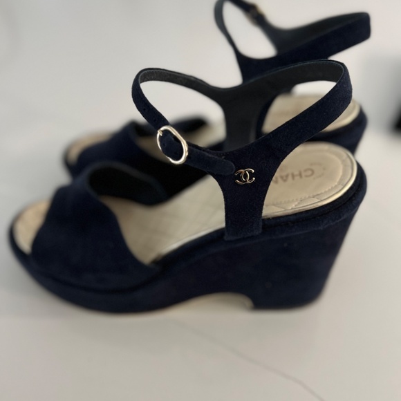 CHANEL Blue Suede Platform Wedge CC Sandals - Picture 9 of 13